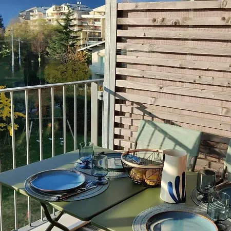 Le Petit Port - 4 Etoiles - Standing, Vue Lac, Calme, Piscine * 艾克斯莱班