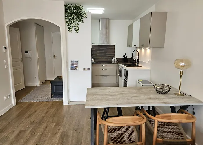 Le Petit Port - 4 Etoiles - Standing, Vue Lac, Calme, Piscine *